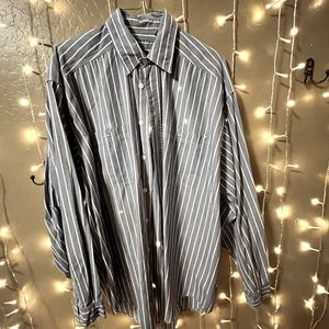 Men’s dress shirt size large